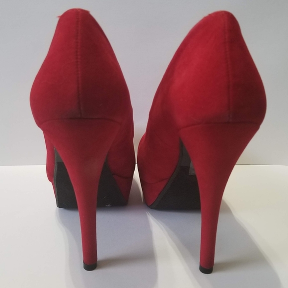 Heels - Picture 3 of 3